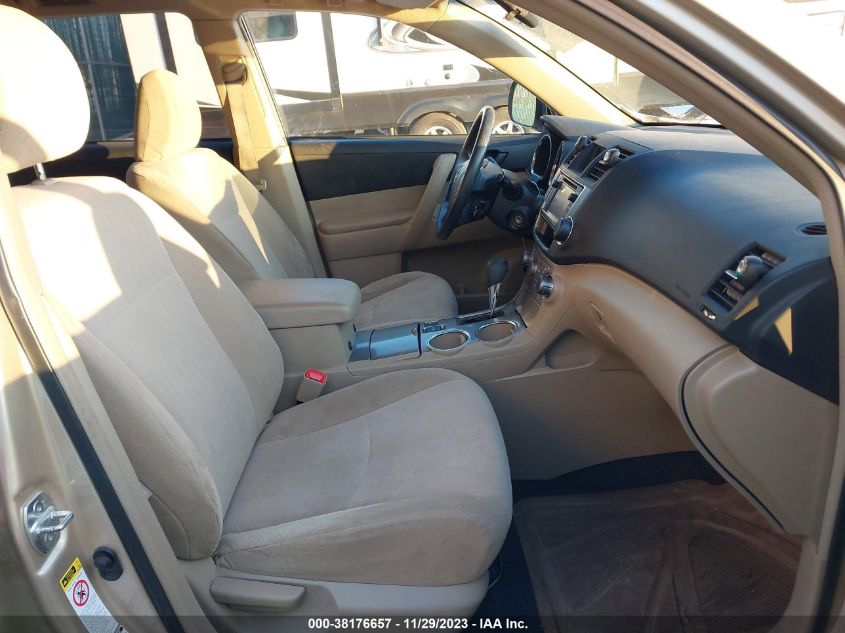 2013 TOYOTA HIGHLANDER PLUS/SE - 5TDBK3EH7DS237526