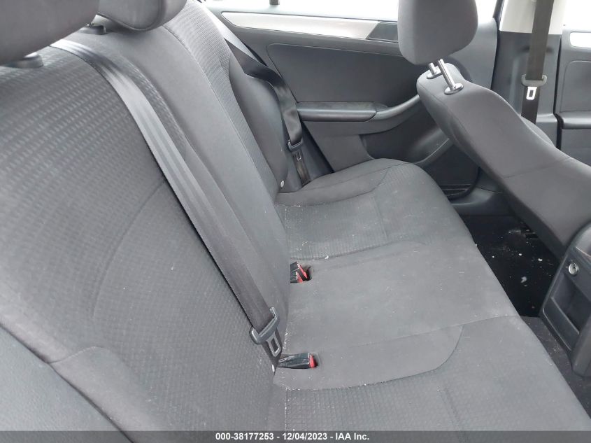2015 VOLKSWAGEN JETTA 1.8T SE - 3VWD17AJ7FM268433