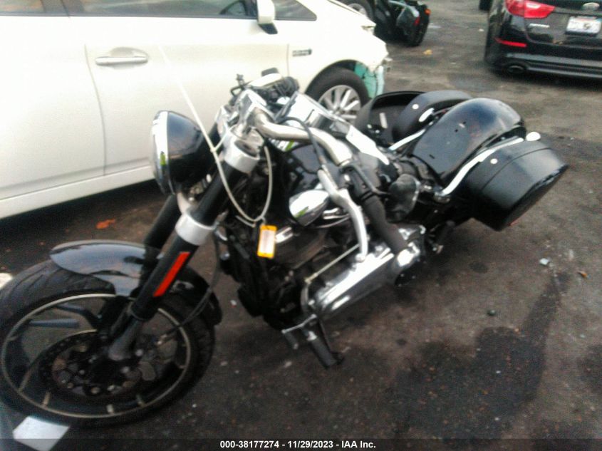 2019 HARLEY-DAVIDSON FLSB - 1HD1YMJ62KB060326