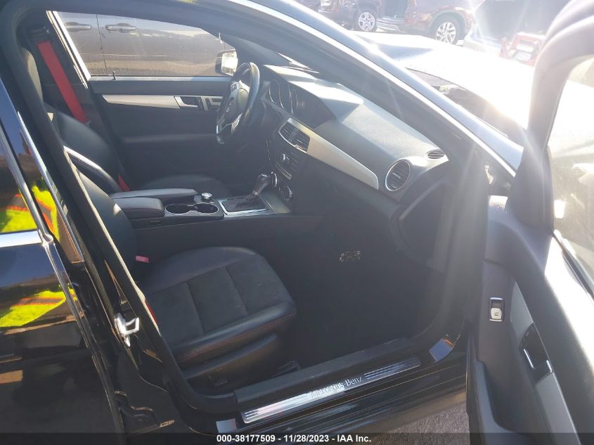 2013 MERCEDES-BENZ C 250 SPORT/LUXURY - WDDGF4HB3DR266078