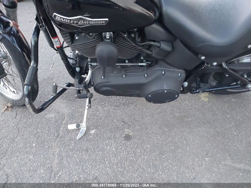 2009 HARLEY-DAVIDSON FXSTB - 1HD1JA5189Y022088