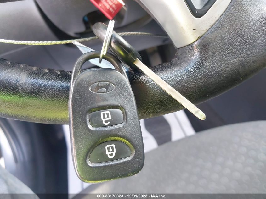 2013 HYUNDAI ACCENT SE - KMHCU5AE4DU065873