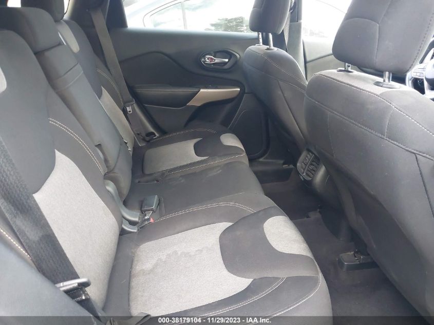 2018 JEEP CHEROKEE LATITUDE FWD - 1C4PJLCB3JD552564