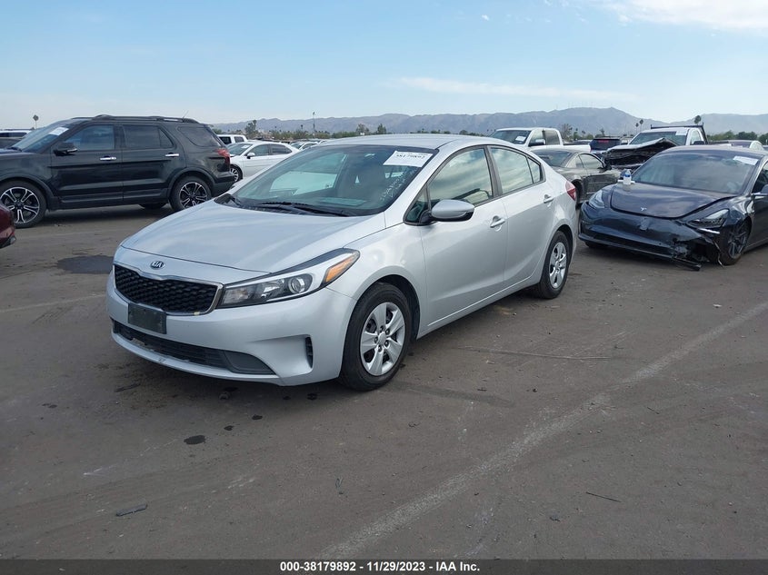 VIN 3KPFK4A70HE093192 2017 KIA FORTE LX