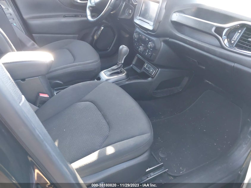 VIN ZACCJABB0JPH08887 2018 JEEP RENEGADE LATITUDE