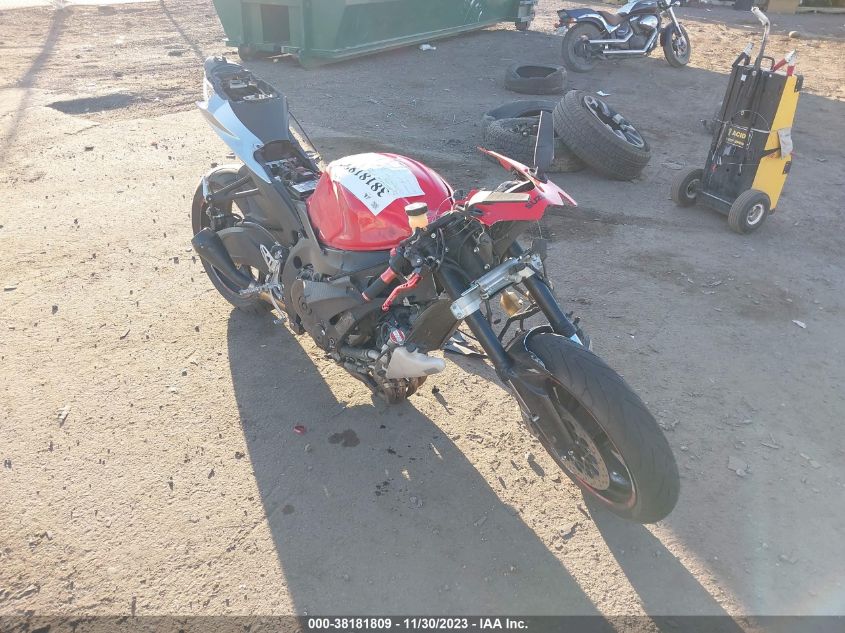 2013 SUZUKI GSX-R600 - JS1GN7FA9D2101857