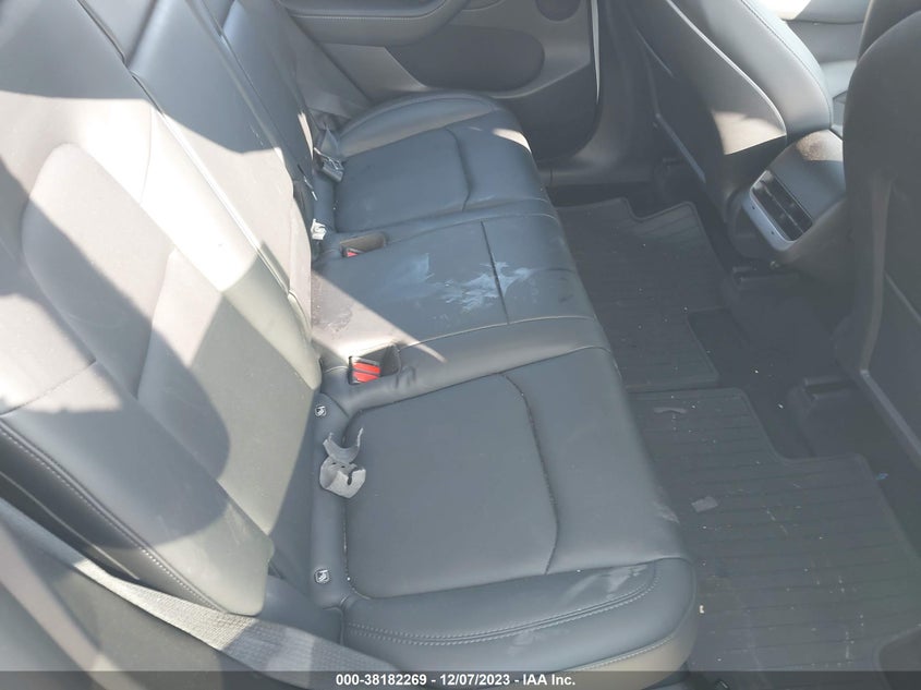 VIN 7SAYGDEE5NF449860 2022 TESLA MODEL Y