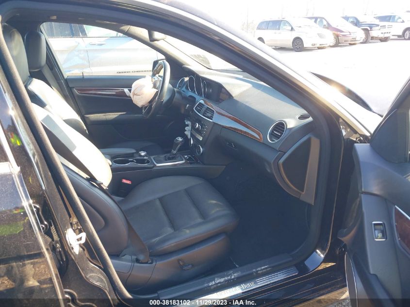 2013 MERCEDES-BENZ C 300 LUXURY 4MATIC - WDDGF8AB9DA753415