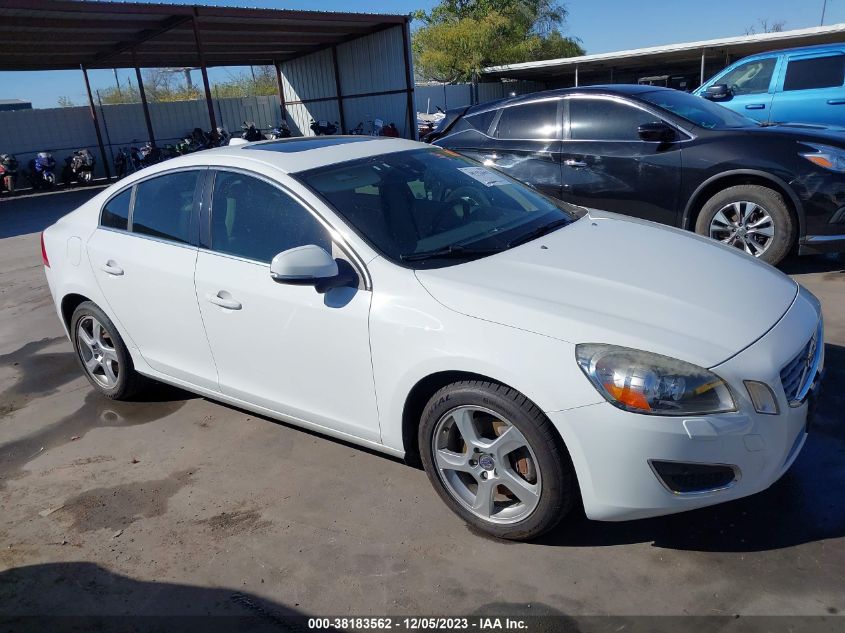 2013 VOLVO S60 T5/T5 PLATINUM - YV1612FS2D2217453