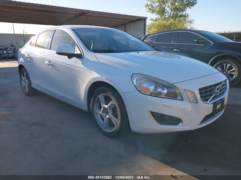 2013 VOLVO S60 T5/T5 PLATINUM - YV1612FS2D2217453