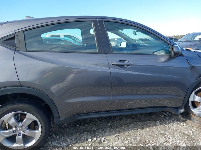 VIN 3CZRU6H39JG702015 2018 HONDA HR-V LX