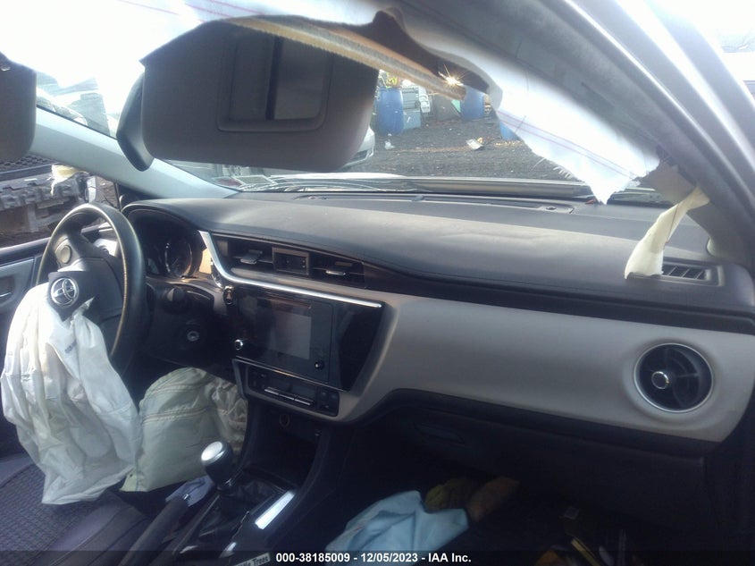 VIN 2T1BURHE1JC032240 2018 TOYOTA COROLLA LE