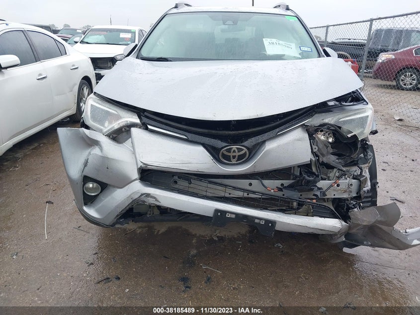 VIN 2T3WFREV7JW425729 2018 TOYOTA RAV4 ADVENTURE/XLE