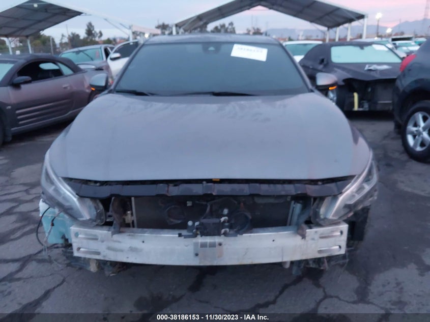 VIN 1N4BL4DV9KC121002 2019 NISSAN ALTIMA SV