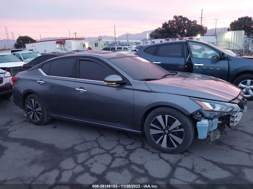 VIN 1N4BL4DV9KC121002 2019 NISSAN ALTIMA SV