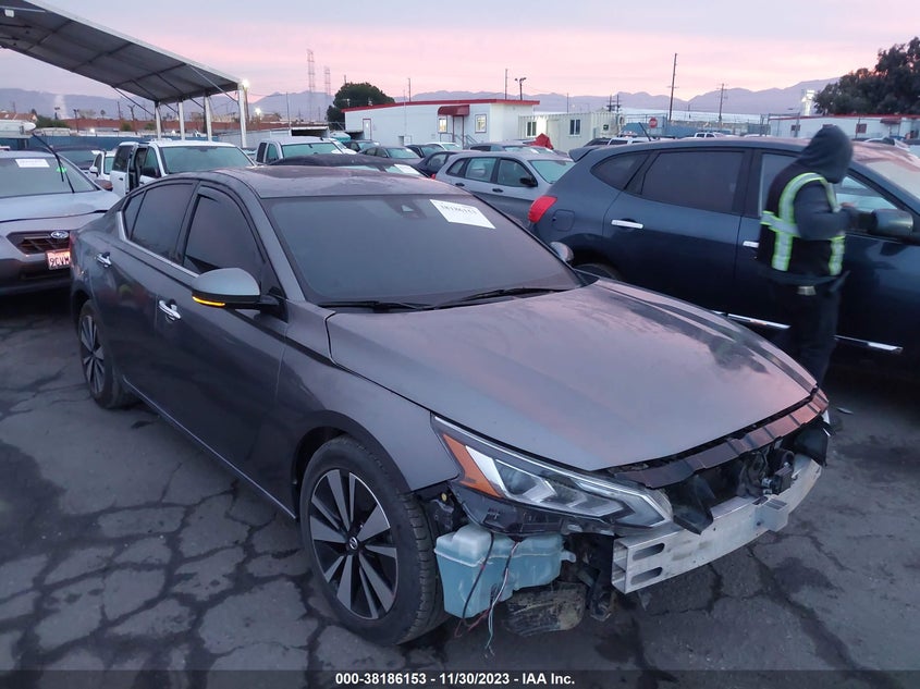 VIN 1N4BL4DV9KC121002 2019 NISSAN ALTIMA SV