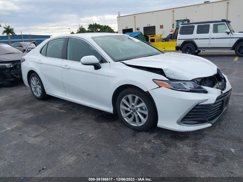 2022 TOYOTA CAMRY LE - 4T1C11AK8NU013302