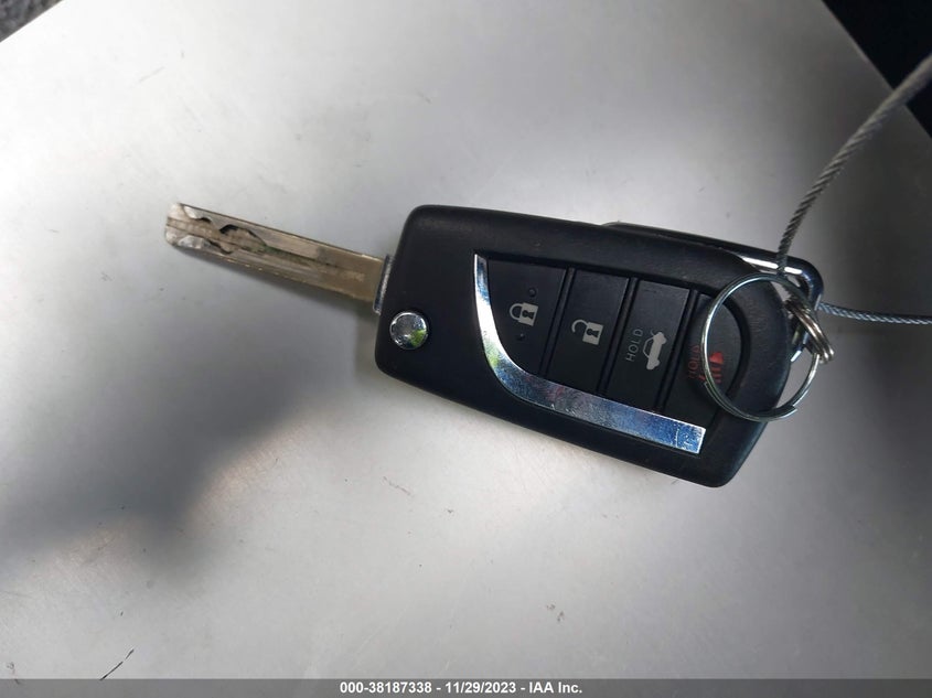 VIN JTDEPRAE7LJ111367 2020 TOYOTA COROLLA LE