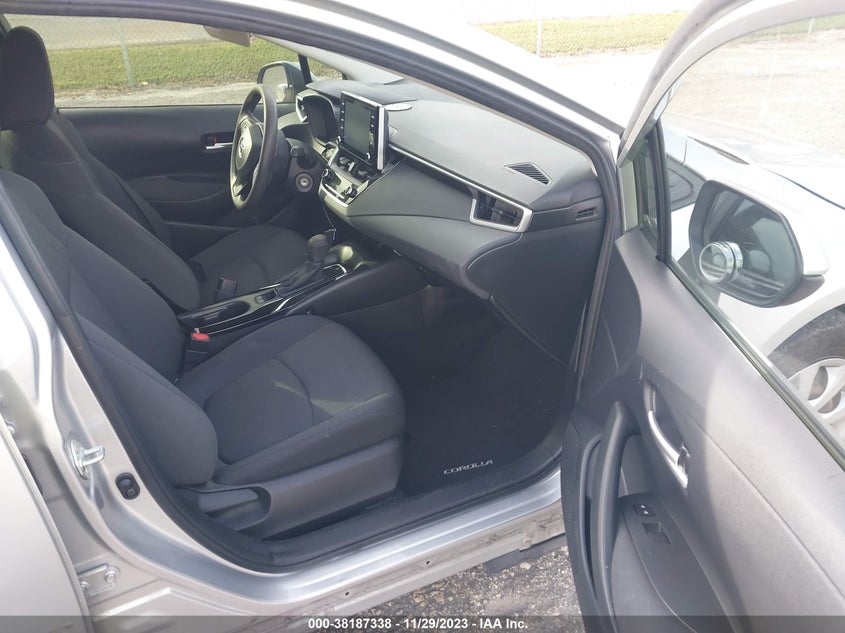 VIN JTDEPRAE7LJ111367 2020 TOYOTA COROLLA LE