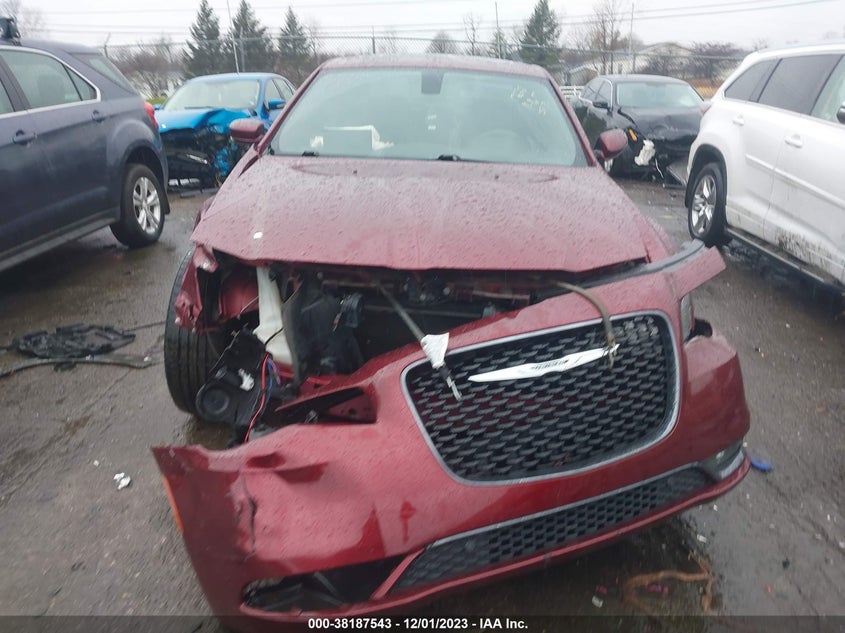VIN 2C3CCABG0JH130222 2018 CHRYSLER 300 S
