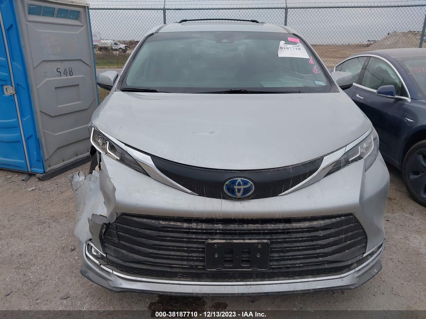 VIN 5TDYRKEC6NS110479 2022 TOYOTA SIENNA XLE