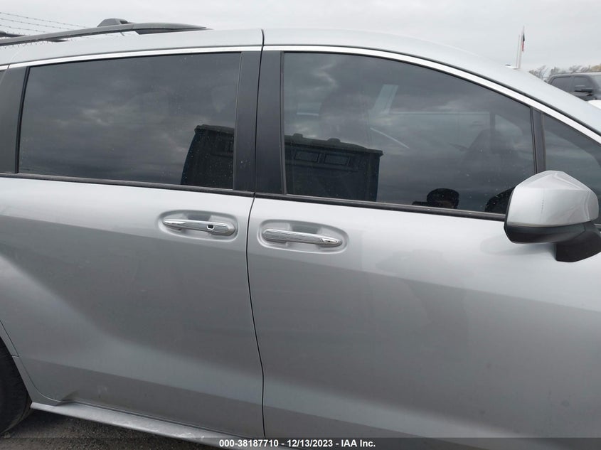 VIN 5TDYRKEC6NS110479 2022 TOYOTA SIENNA XLE