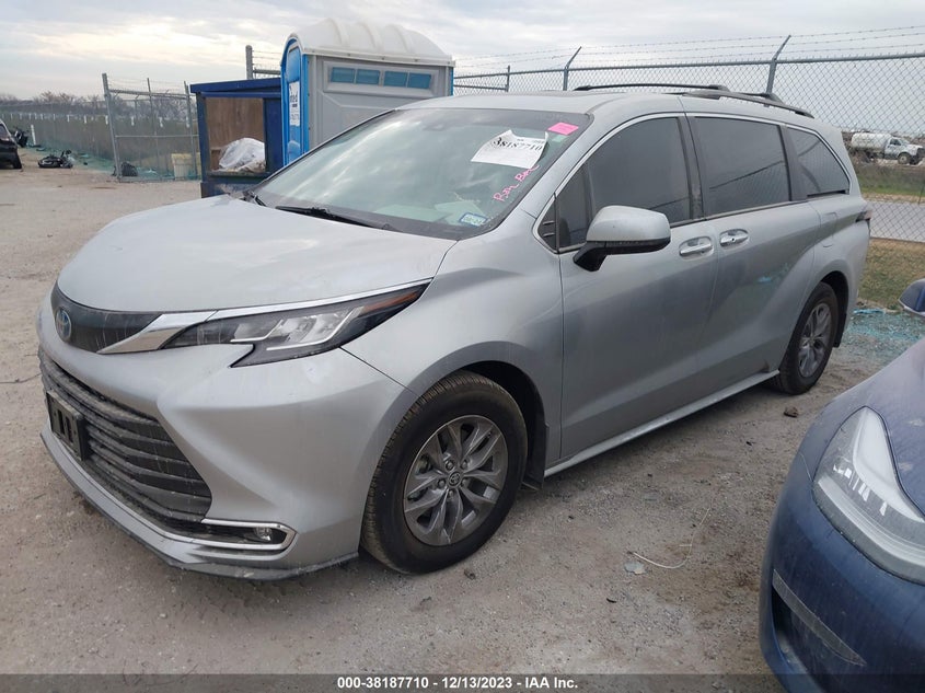 VIN 5TDYRKEC6NS110479 2022 TOYOTA SIENNA XLE