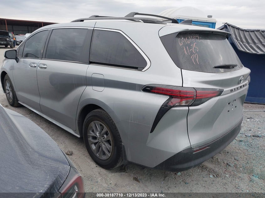 VIN 5TDYRKEC6NS110479 2022 TOYOTA SIENNA XLE