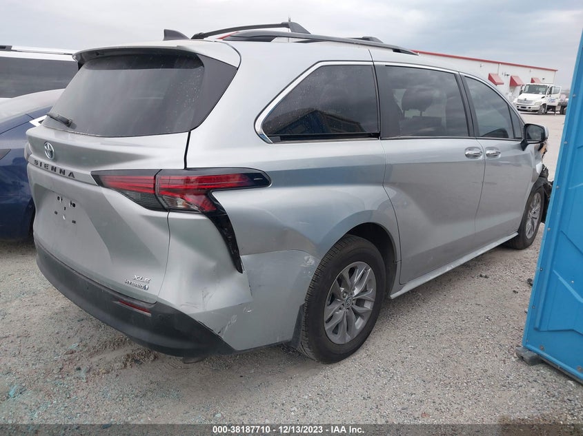 VIN 5TDYRKEC6NS110479 2022 TOYOTA SIENNA XLE