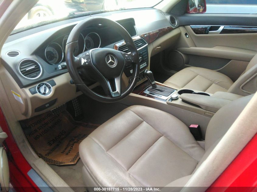 2013 MERCEDES-BENZ C 250 WDDGF4HB0DR261369