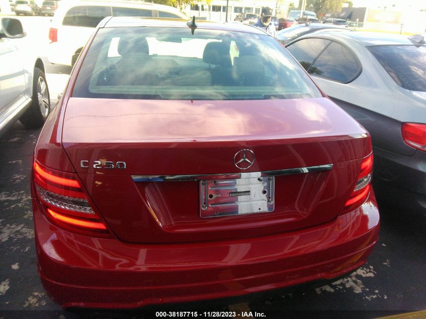 2013 MERCEDES-BENZ C 250 WDDGF4HB0DR261369
