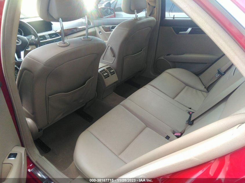 2013 MERCEDES-BENZ C 250 WDDGF4HB0DR261369