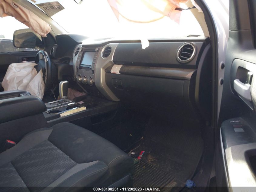 2018 TOYOTA TUNDRA CREWMAX SR5 - 5TFDW5F18JX685113