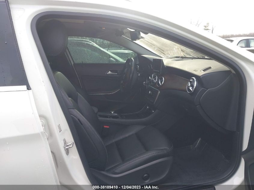 2015 MERCEDES-BENZ GLA 250 4MATIC - WDCTG4GB5FJ180015