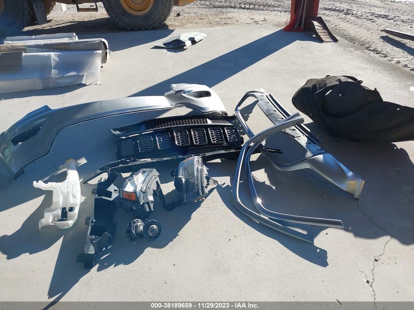 VIN 1C4RJEAG0KC673126 2019 JEEP GRAND CHEROKEE LAREDO
