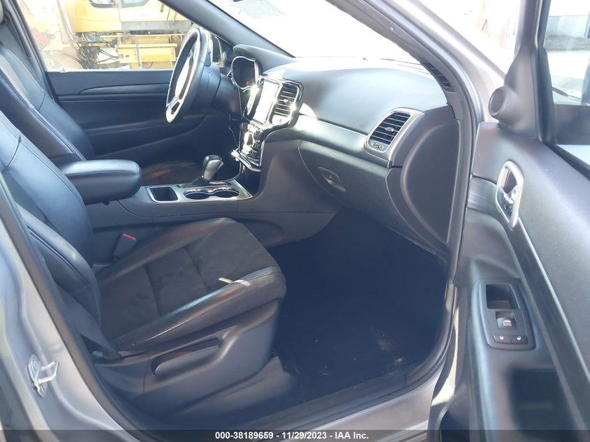 VIN 1C4RJEAG0KC673126 2019 JEEP GRAND CHEROKEE LAREDO