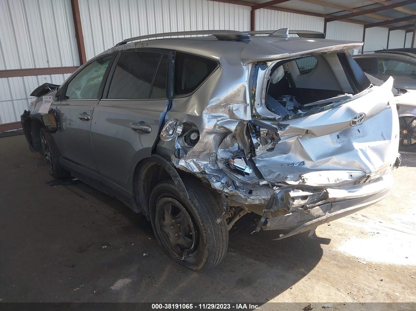 VIN 2T3ZFREV3JW420699 2018 TOYOTA RAV4 LE