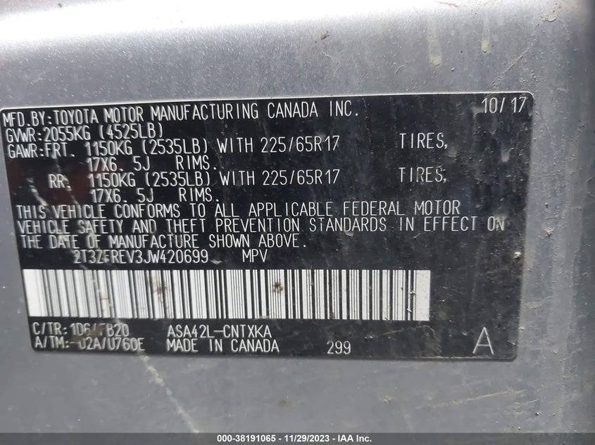 VIN 2T3ZFREV3JW420699 2018 TOYOTA RAV4 LE