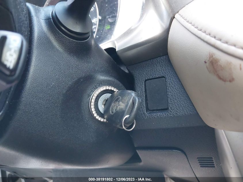 2015 TOYOTA RAV4 XLE - JTMWFREV4FD050922