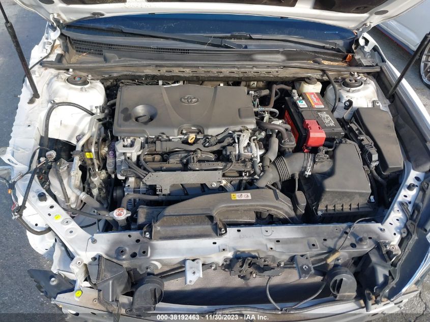 2018 TOYOTA CAMRY SE - 4T1B11HK9JU600877