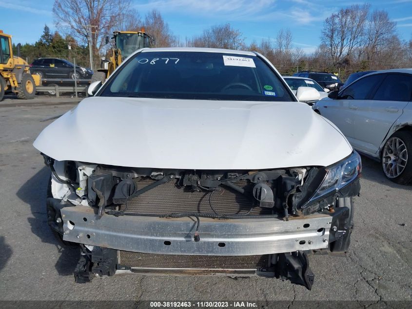 2018 TOYOTA CAMRY SE - 4T1B11HK9JU600877