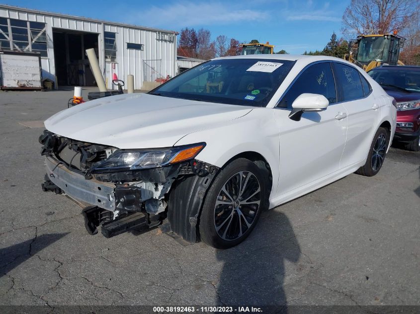 2018 TOYOTA CAMRY SE - 4T1B11HK9JU600877