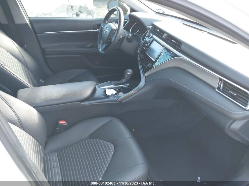 2018 TOYOTA CAMRY SE - 4T1B11HK9JU600877