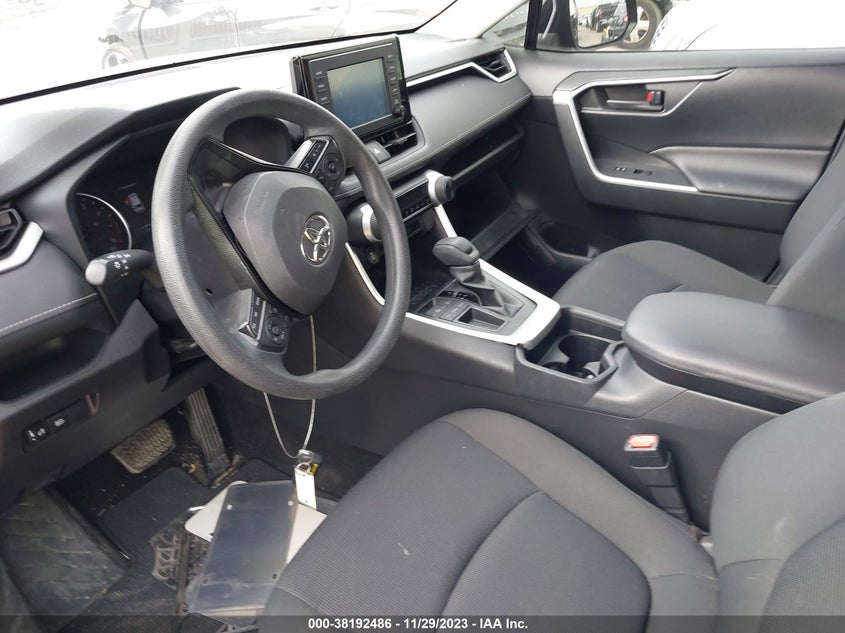 VIN JTMH1RFV3KJ008324 2019 TOYOTA RAV4 LE