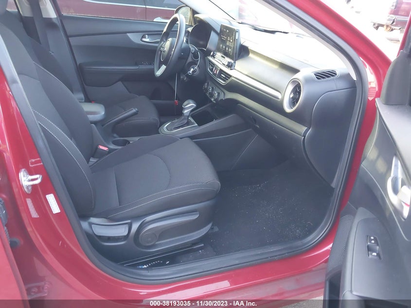 VIN 3KPF24AD8ME329684 2021 KIA FORTE LXS