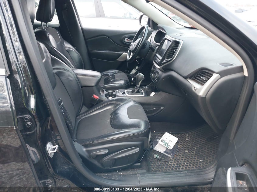 VIN 1C4PJMLXXJD517604 2018 JEEP CHEROKEE LATITUDE PLUS