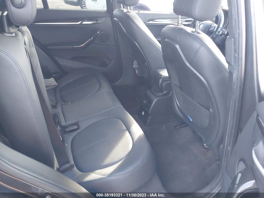 VIN WBXHT3C35H5F74132 2017 BMW X1 XDRIVE28I