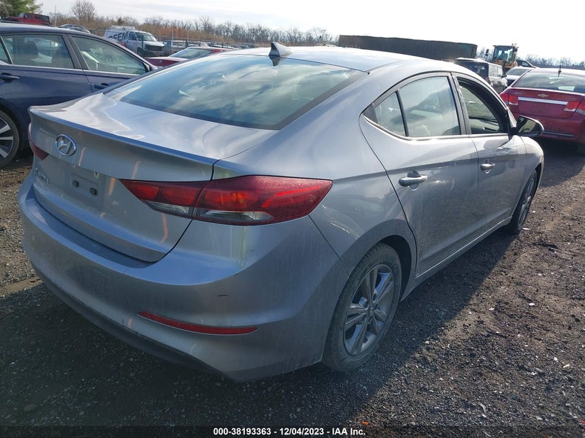 VIN 5NPD84LFXHH009742 2017 HYUNDAI ELANTRA SE