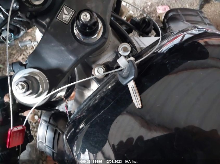 2000 HONDA CBR900 RR - JH2SC4402YM000479