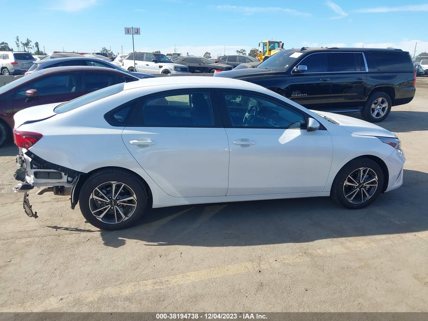VIN 3KPF24AD2PE551013 2023 KIA FORTE LXS